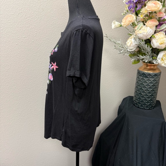 Hannah Black Short Sleeve Tee Large Boho Embroidered Floral Festival Top - Picture 2 of 8